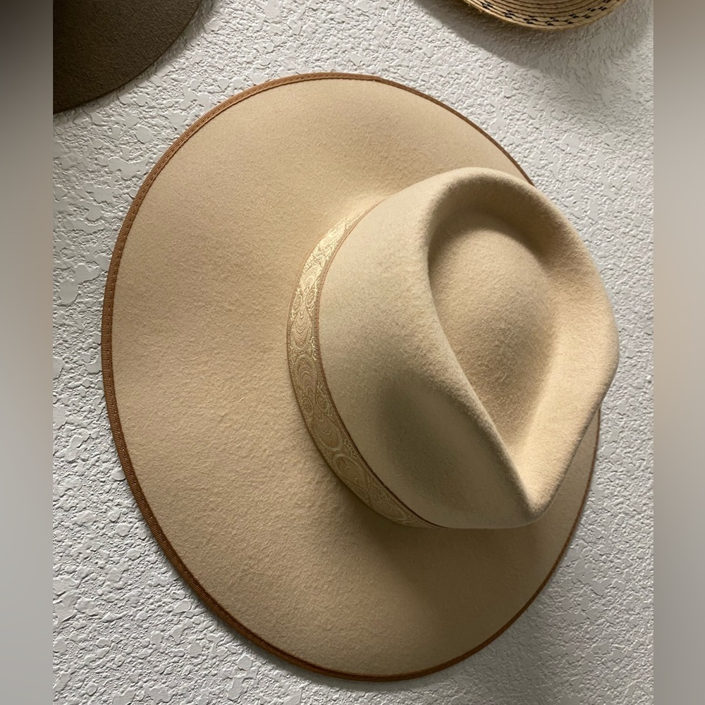Lack of Color Cream Rancher